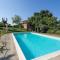 Villa con piscina 14 posti letto