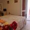 A Due Passi Dal Mare B&B
