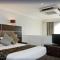 Parkside Hotel & Apartments
