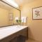 Coast Wenatchee Center Hotel