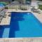 Estúdio em maresias com ar condicionado e piscina - Maresias