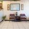 Nassau Holiday Motel