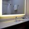Holiday Inn Express & Suites Batesville by IHG