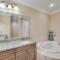 Sanctuary by the Sea Condos - شاطئ سانتا روزا