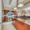 Sanctuary by the Sea Condos - شاطئ سانتا روزا