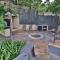La Roca Guest House