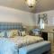 Crossbasket Castle Hotel & Restaurant