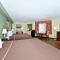 Howard Johnson by Wyndham Newark Airport