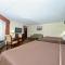 Howard Johnson by Wyndham Newark Airport