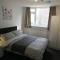 Blueville House, Bluewater, 4 Bedroom Houses, Greenhithe, Dartford, Kent-Hosted by Castile Accommodations Ltd