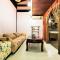 Shaoxing Laotaimen Luxun Native Place Youth Hostel
