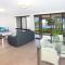 2 bedroom Apt on Parkyn Parade with pool and Airvconditioning - Mooloolaba