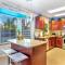 Urban Oasis withHot Tub, HEATED POOL and Private Movie Theater home - ملبورن Urban Oasis withHot Tub, HEATED POOL and Private Movie Theater home - ملبورن