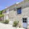 Burgundian Farmhouse in Talon with Fireplace - Talon