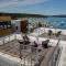 Island Inn at 123 West