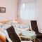 Apartments Yowan