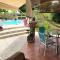 Studio cosy aux Abymes, piscine et jardin, 25 m²