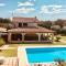 3 bedrooms villa with private pool enclosed garden and wifi at Floridia