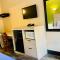 Weston Inn & Suites