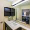 Candlewood Suites Lenexa - Overland Park Area by IHG