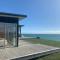 180° seaviews, superior coastal cottage - Waitoitoi