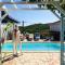 Maison charmante au Vauclin avec piscine partagée
