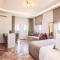 Pinelopi Beach Suites