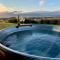 Fiordland Eco-Retreat -- Panoramic Views -- Hot Tub - Te Anau