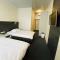 Status Hotel