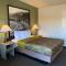 Super 8 by Wyndham Monterey - Monterey