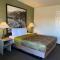 Super 8 by Wyndham Monterey - Monterey