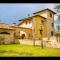Spacious villa with pool in Montecampano 250 m²