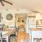 Modern Farmhouse Duplex by Stream, 4 Mi to Boone! - 布洛英罗克山 Modern Farmhouse Duplex by Stream, 4 Mi to Boone! - 布洛英罗克山