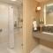 Staypineapple, Hotel Rose, Downtown Portland