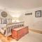 Modern Farmhouse Duplex by Stream, 4 Mi to Boone! - 布洛英罗克山 Modern Farmhouse Duplex by Stream, 4 Mi to Boone! - 布洛英罗克山