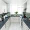 Blueville House, Bluewater, 4 Bedroom Houses, Greenhithe, Dartford, Kent-Hosted by Castile Accommodations Ltd