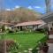 Alpaca Inn, The