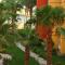 Esplanada Beach Apartment, no single men