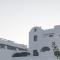 Amphitrite Suites Santorini - Vóthon
