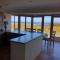 House with sea views close to Beach with WiFi and large kitchen and dining - Ardnagreevagh