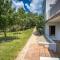 TERRA MAGICA DELUXE Apartment Or Room with Free Parking, Terrace and Sea View