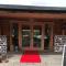 Silverwood Luxury Lodges & Bistro Barn