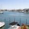 Superbe Marina Spacieuse en face de la Plage!