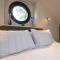 Luxury Coach house next to woodland in Knutsford