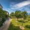 TERRA MAGICA DELUXE Apartment Or Room with Free Parking, Terrace and Sea View