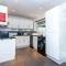 CAPRI 13 SA - 3 Bedroom House close to Loughborough University, EV car facilities, Free Parking, Free Wifi - Ask for contractor rates!
