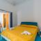 La finestra sul mare by Tizzano House