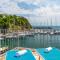 La finestra sul mare by Tizzano House