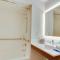 Holiday Inn Express & Suites Orlando International Airport by IHG