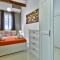 Charming Valletta 1 bedroom apartment off Republic Street sleeps 4